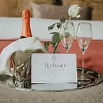 The Burgundy - Boutique B&B