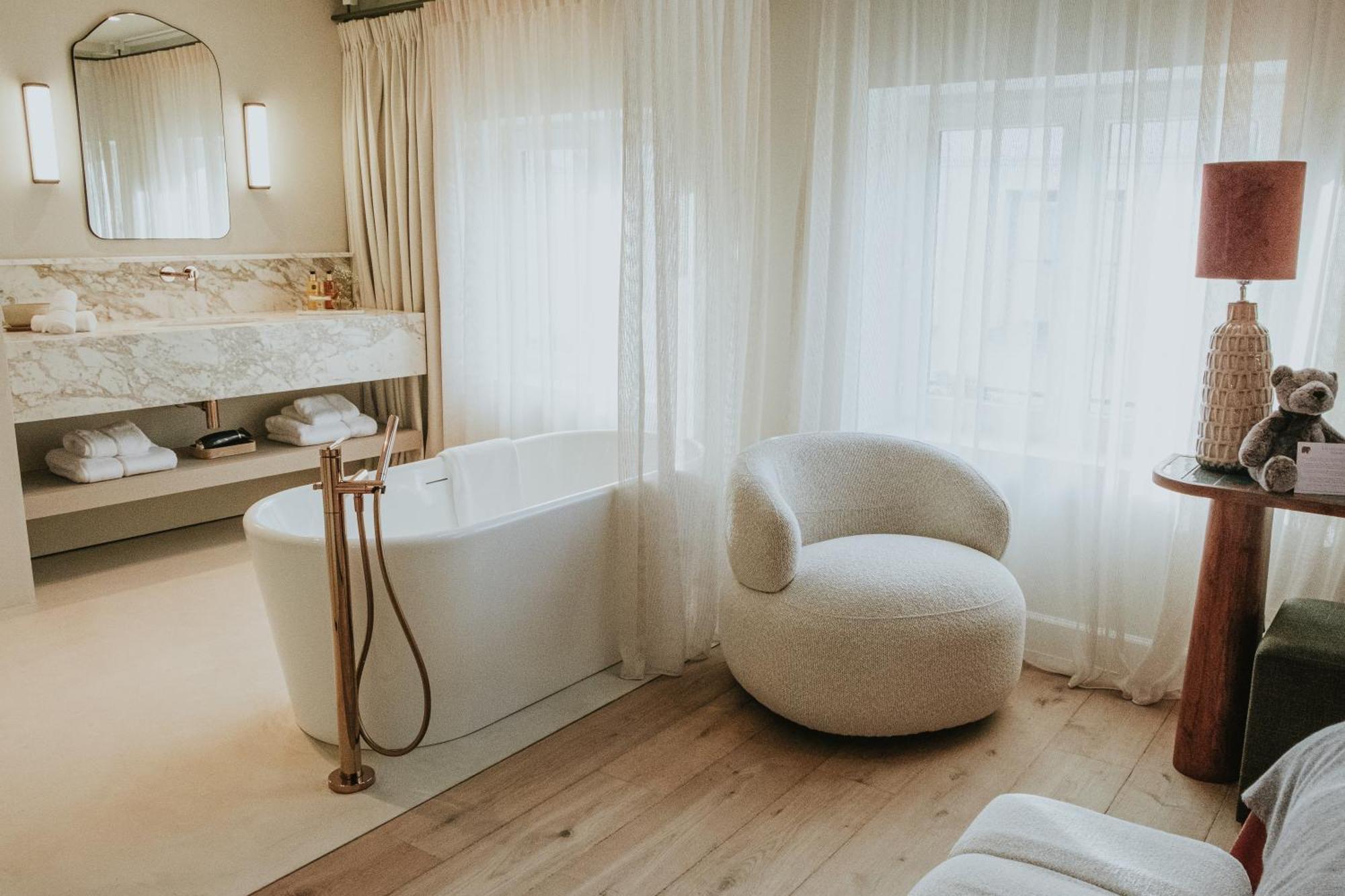 The Burgundy - Boutique Bruges