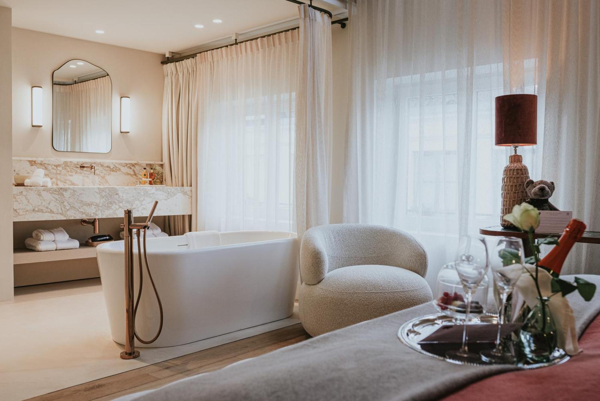Couette-café The Burgundy - Boutique *