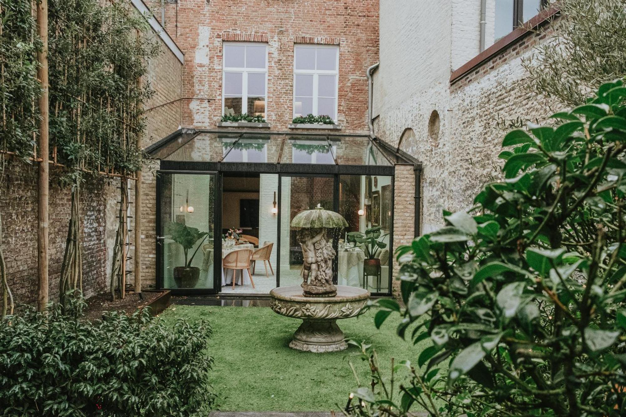 The Burgundy - Boutique